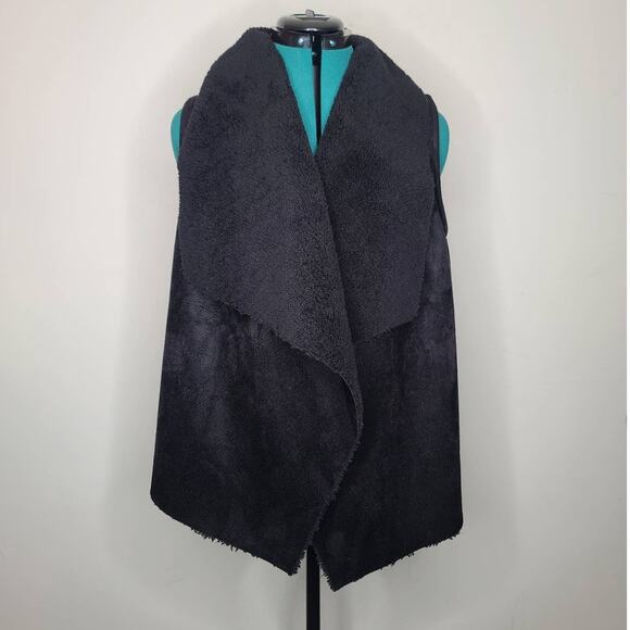 Chaps black faux suede and sherpa fleece lined vest - medium - Picture 1 of 3